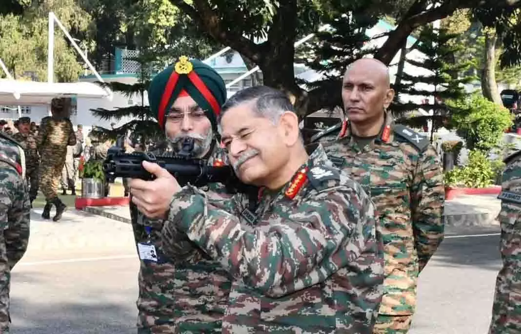 पूर्वी लद्दाख में एलएसी पर स्थिति संवेदनशील लेकिन स्थिर: Army Chief