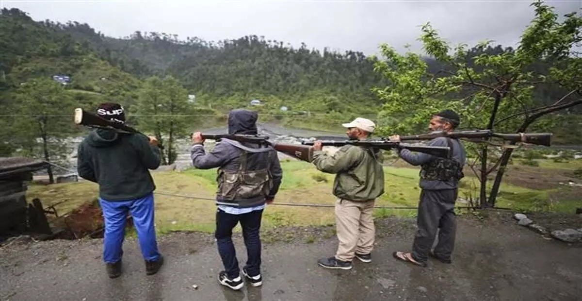 J&K: सेना जम्मू के सीमावर्ती गांवों में वीडीजी सदस्यों को प्रशिक्षण दे रही