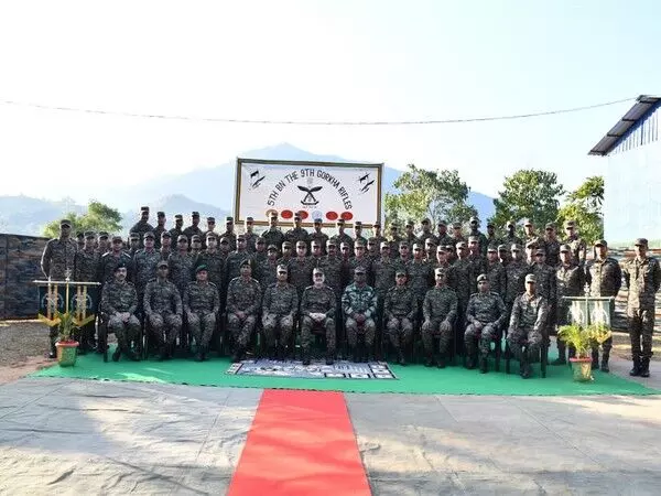 जीओसी स्पीयर कोर ने Manipur में रेड शील्ड डिवीजन का दौरा किया