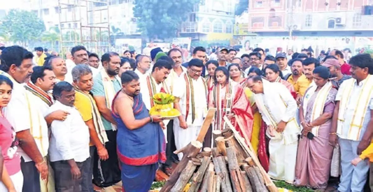 Andhra: जीएमसी संक्रांति संबारलु का भव्य आयोजन करता