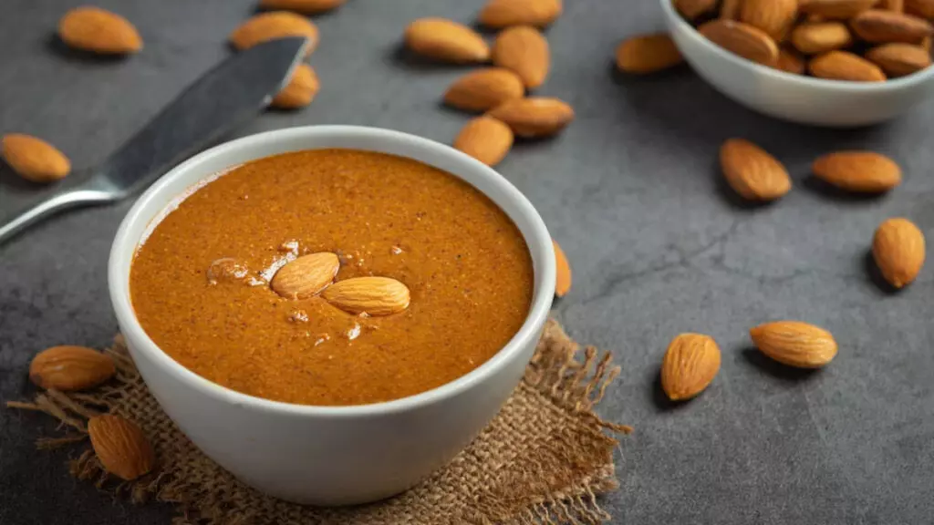 Almond Soup Recipe: घर पर बनाएं स्वादिष्ट बादाम सूप