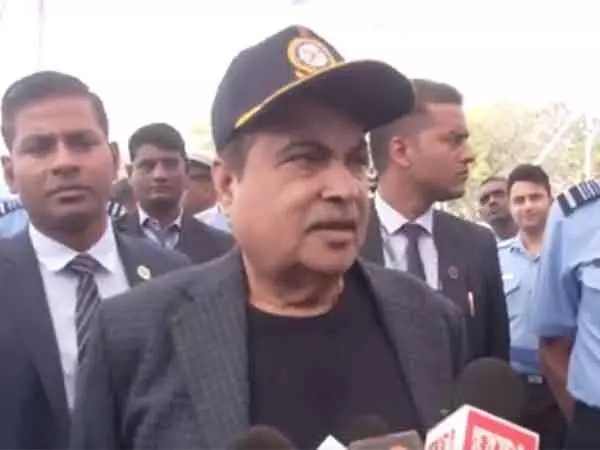 केंद्रीय मंत्री Nitin Gadkari ने वयोवृद्ध दिवस पर सैनिकों को दी श्रद्धांजलि