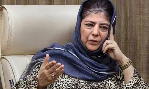 उमर अनुच्छेद 370 को हटाने को सामान्य बनाने के लिए हरसंभव प्रयास कर रहे: Mehbooba