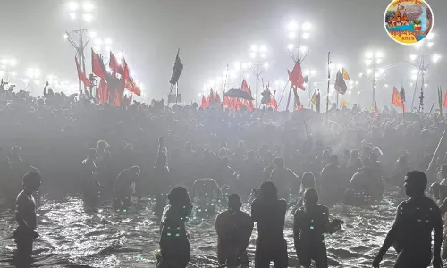 महाकुंभ 2025 में अखाड़ों ने किया शाही स्नान