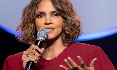 Halle Berry ने जंगल की आग के पीड़ितों की मदद के लिए आगे आकर अपनी अलमारी से कपड़े दान किए
