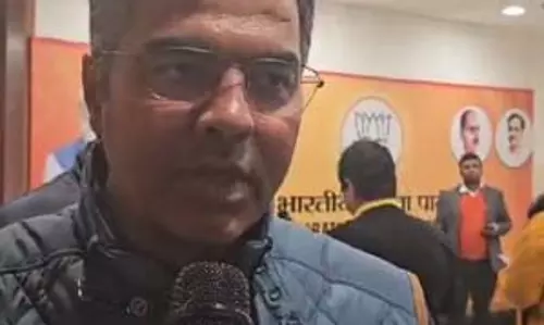 केजरीवाल लोगों के पैसे और घर खा गए : प्रवेश वर्मा केजरीवाल लोगों के पैसे और घर खा गए : प्रवेश वर्मा