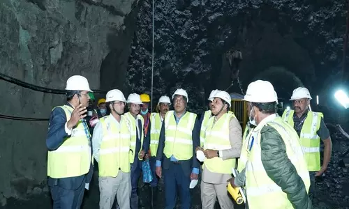 MP CM ने कान्ह क्लोज डक्ट डायवर्सन परियोजना के कार्य का निरीक्षण करने के लिए 32 मीटर गहराई में उतरे