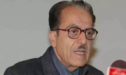 Srinagar सोज ने लोगों को लोहड़ी की बधाई दी Srinagar सोज ने लोगों को लोहड़ी की बधाई दी