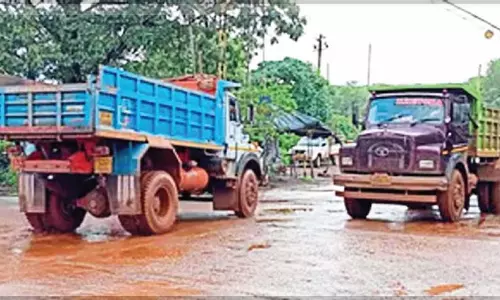 Goa सरकार ने ग्रामीणों के विरोध के बीच पिलगाओ में रात्रिकालीन अयस्क परिवहन पर रोक लगाई
