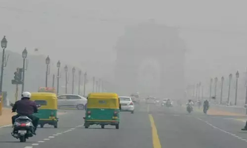 शीतलहर के बीच दिल्ली की वायु गुणवत्ता खराब, आईएमडी ने छिटपुट बारिश की भविष्यवाणी की