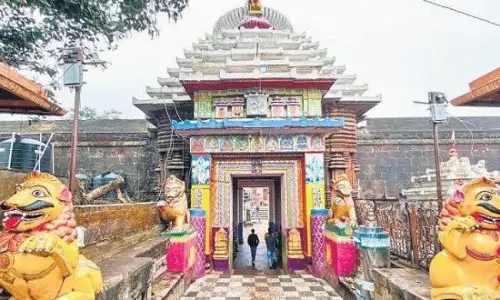 Odisha: लिंगराज मंदिर में सेवक समूहों के बीच विवाद के कारण अनुष्ठान स्थगित
