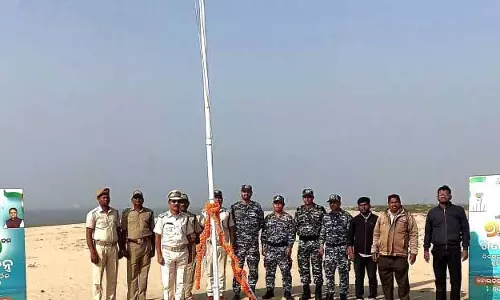 कनिका सैंड्स द्वीप पर फहराया गया तिरंगा