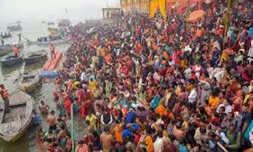 Makar Sankranti: श्रद्धालुओं ने किया नर्मदा नदी में स्नान, उमड़ी भारी भीड़ Makar Sankranti: श्रद्धालुओं ने किया नर्मदा नदी में स्नान, उमड़ी भारी भीड़