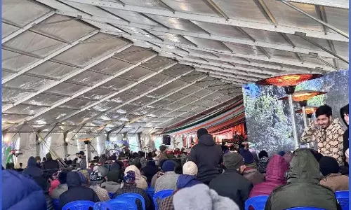सोनमर्ग में PM मोदी द्वारा उद्घाटन में शामिल होने के लिए हजारों लोग सर्दी की परवाह नहीं