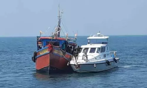 ओडिशा में गश्ती जहाज पर समुद्र में हमला ओडिशा में गश्ती जहाज पर समुद्र में हमला