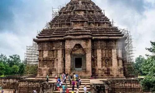कोणार्क में फोटोग्राफरों के लिए मैट्रिक पास होना अनिवार्य: उड़ीसा उच्च न्यायालय