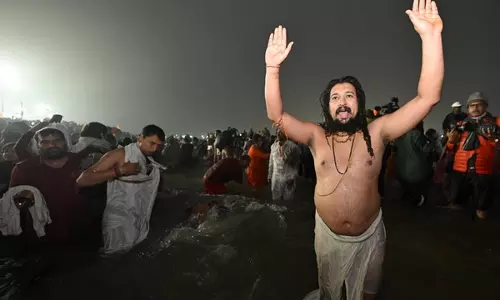 Makar Sankranti पर सुबह 10.30 बजे तक 13.8 मिलियन श्रद्धालुओं ने संगम में डुबकी लगाई