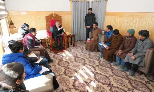 Ladakh के ग्राम प्रधानों के प्रतिनिधिमंडल ने कश्मीर-जी को सौंपी मांगों की सूची