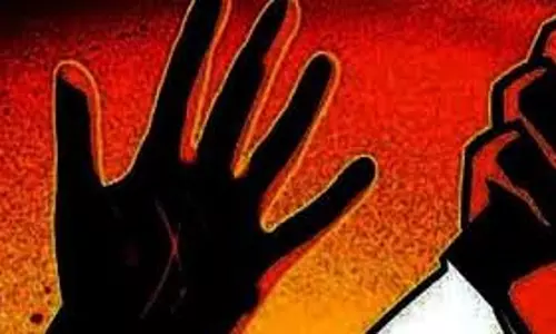 Rohtak: पुरानी रंजिश के चलते युवक पर जानलेवा हमला, लाठी–डंडों से पीटा Rohtak: पुरानी रंजिश के चलते युवक पर जानलेवा हमला, लाठी–डंडों से पीटा