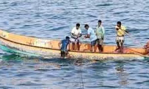 ब्रिटिश नौसेना ने 10 कन्नियाकुमारी मछुआरों को हिरासत में लिया