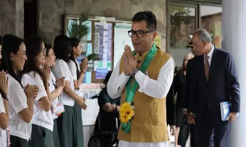 Philippines: विदेश राज्य मंत्री ने महात्मा गांधी को श्रद्धांजलि दी, छात्रों से मुलाकात की Philippines: विदेश राज्य मंत्री ने महात्मा गांधी को श्रद्धांजलि दी, छात्रों से मुलाकात की