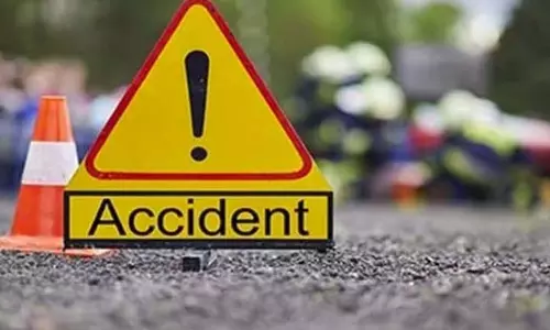 Odisha में हाईवे पर कार और पिकअप ट्रक में टक्कर, दो की मौत Odisha में हाईवे पर कार और पिकअप ट्रक में टक्कर, दो की मौत