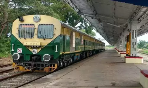 Tamil Nadu: विल्लुपुरम के पास कोच पटरी से उतरने के बाद स्टाफ ने ट्रेन रोकी