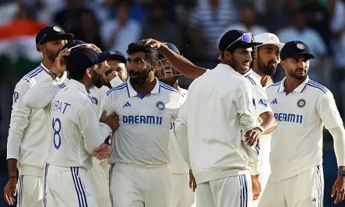 भारतीय क्रिकेटरों की पत्नियों और परिवारों को यात्रा प्रतिबंधों का सामना करना पड़ेगा भारतीय क्रिकेटरों की पत्नियों और परिवारों को यात्रा प्रतिबंधों का सामना करना पड़ेगा