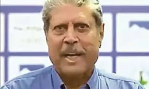 दो पीढ़ियों के खिलाड़ियों की तुलना करने की जरूरत नहीं: Kapil Dev दो पीढ़ियों के खिलाड़ियों की तुलना करने की जरूरत नहीं: Kapil Dev