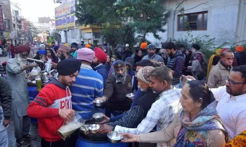 Roh Di Kheer से लेकर पतंगबाजी तक, उत्साह से मनाई गई लोहड़ी