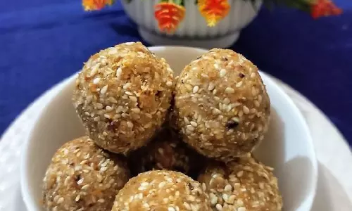 तिल मावा लड्डू रेसिपी