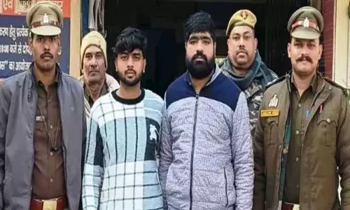 Meerut: पुलिस ने पेशाब कांड के दो आरोपियों को गिरफ्तार कर जेल भेजा