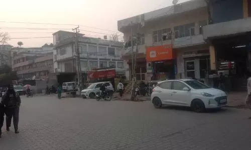 Himachal: परवाणू में पार्किंग की कमी Himachal: परवाणू में पार्किंग की कमी