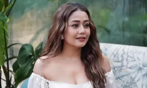 Singer नेहा कक्कड़ एमरल्डो स्कैम केस में गिरफ्तार?