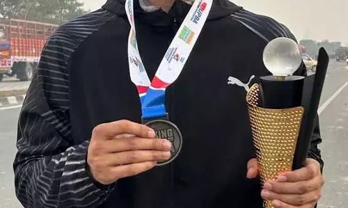 Jamwal ने राष्ट्रीय चैंपियनशिप में स्वर्ण पदक और सर्वश्रेष्ठ मुक्केबाज का पुरस्कार जीता Jamwal ने राष्ट्रीय चैंपियनशिप में स्वर्ण पदक और सर्वश्रेष्ठ मुक्केबाज का पुरस्कार जीता