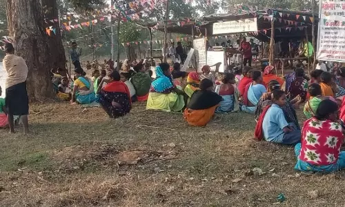 25 गांव वालों ने किया पुलिस कैंप खुलने का विरोध 25 गांव वालों ने किया पुलिस कैंप खुलने का विरोध