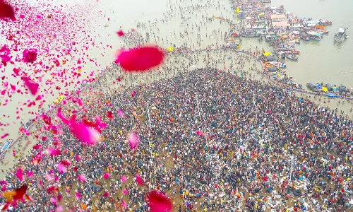 Mahakumbh: महाकुंभ की भव्यता देखकर साधु-संतों ने की पीएम मोदी और सीएम योगी की तारीफ Mahakumbh: महाकुंभ की भव्यता देखकर साधु-संतों ने की पीएम मोदी और सीएम योगी की तारीफ