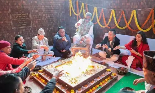 Sikkim के मुख्यमंत्री और राज्यपाल ने माघे संक्रांति पर जोरेथांग स्थित त्र्यंबकेश्वर मंदिर में पूजा-अर्चना की
