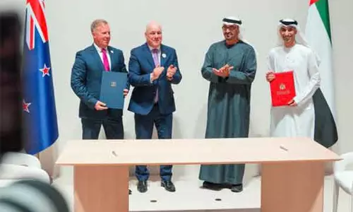 UAE राष्ट्रपति और न्यूजीलैंड के प्रधानमंत्री ने व्यापक आर्थिक भागीदारी समझौते पर हस्ताक्षर किए UAE राष्ट्रपति और न्यूजीलैंड के प्रधानमंत्री ने व्यापक आर्थिक भागीदारी समझौते पर हस्ताक्षर किए