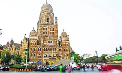 Mumbai: नागरिकों के विरोध के बाद तटीय परियोजना के पास स्थित पार्किंग स्थल बंद