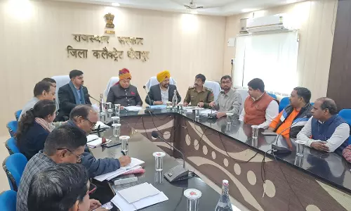 Dholpur: केंद्रीय राज्य मंत्री राजभूषण चौधरी की अध्यक्षता में समीक्षा बैठक