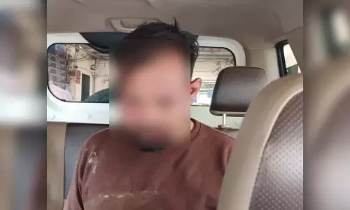 लोनावाला में 2 साल के बच्चे के अपहरण की कोशिश,अपहरणकर्ता की पिटाई की