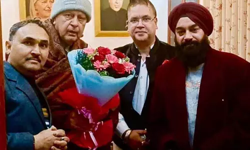 प्रतिनिधिमंडल ने क्षेत्रीय सिनेमा के लिए समर्थन मांगा, Farooq Abdullah से मुलाकात की प्रतिनिधिमंडल ने क्षेत्रीय सिनेमा के लिए समर्थन मांगा, Farooq Abdullah से मुलाकात की
