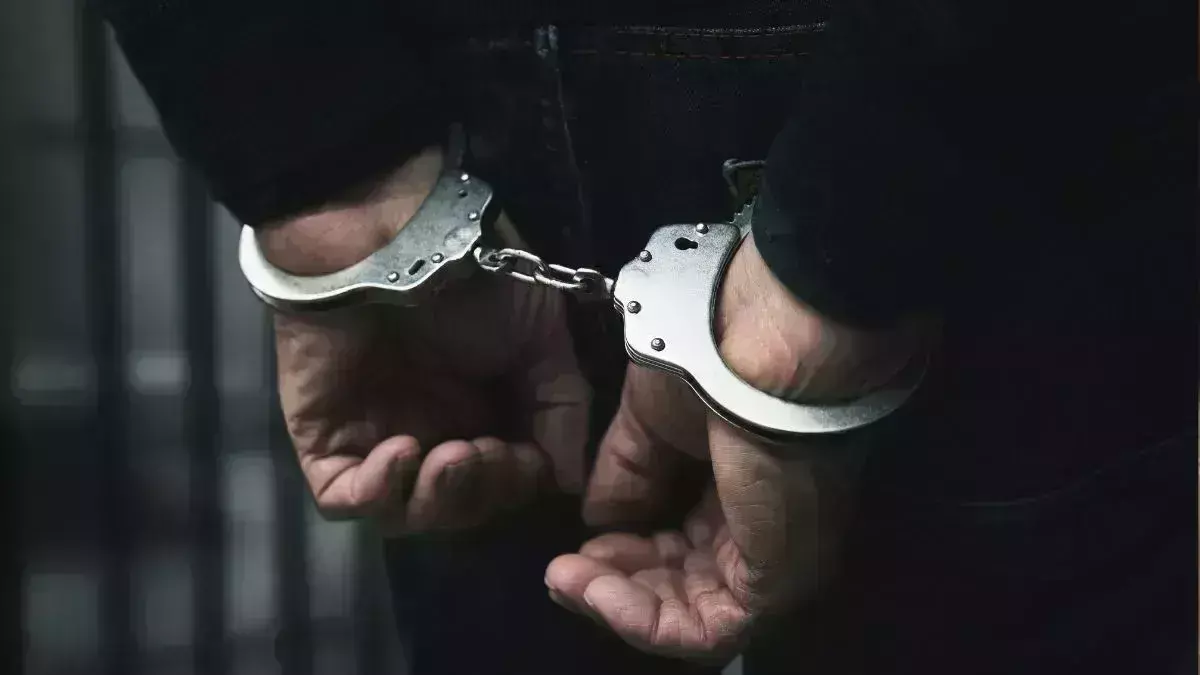 Lakhimpur Kheri: बाइक चोरी करने वाले दो सदस्य गिरफ्तार Lakhimpur Kheri: बाइक चोरी करने वाले दो सदस्य गिरफ्तार