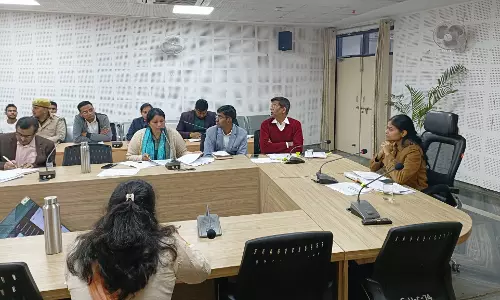 Alwar: जिला कलेक्टर ने ली सम्पर्क पोर्टल आमजन की परिवेदनाओं की समीक्षा बैठक Alwar: जिला कलेक्टर ने ली सम्पर्क पोर्टल आमजन की परिवेदनाओं की समीक्षा बैठक