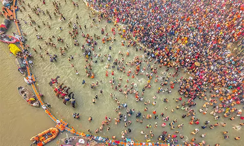 Prayagraj में यातायात जाम के कारण कल कक्षा 1 से 8 तक के स्कूल बंद रहेंगे Prayagraj में यातायात जाम के कारण कल कक्षा 1 से 8 तक के स्कूल बंद रहेंगे