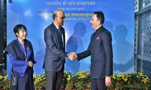 सिंगापुर के राष्ट्रपति थर्मन शनमुगरत्नम India पहुंचे सिंगापुर के राष्ट्रपति थर्मन शनमुगरत्नम India पहुंचे