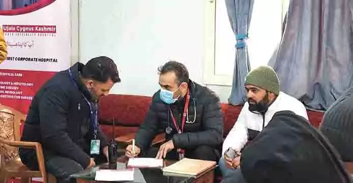 उजाला सिग्नस ने श्रीनगर हवाई अड्डे पर चिकित्सा शिविर का आयोजन किया उजाला सिग्नस ने श्रीनगर हवाई अड्डे पर चिकित्सा शिविर का आयोजन किया
