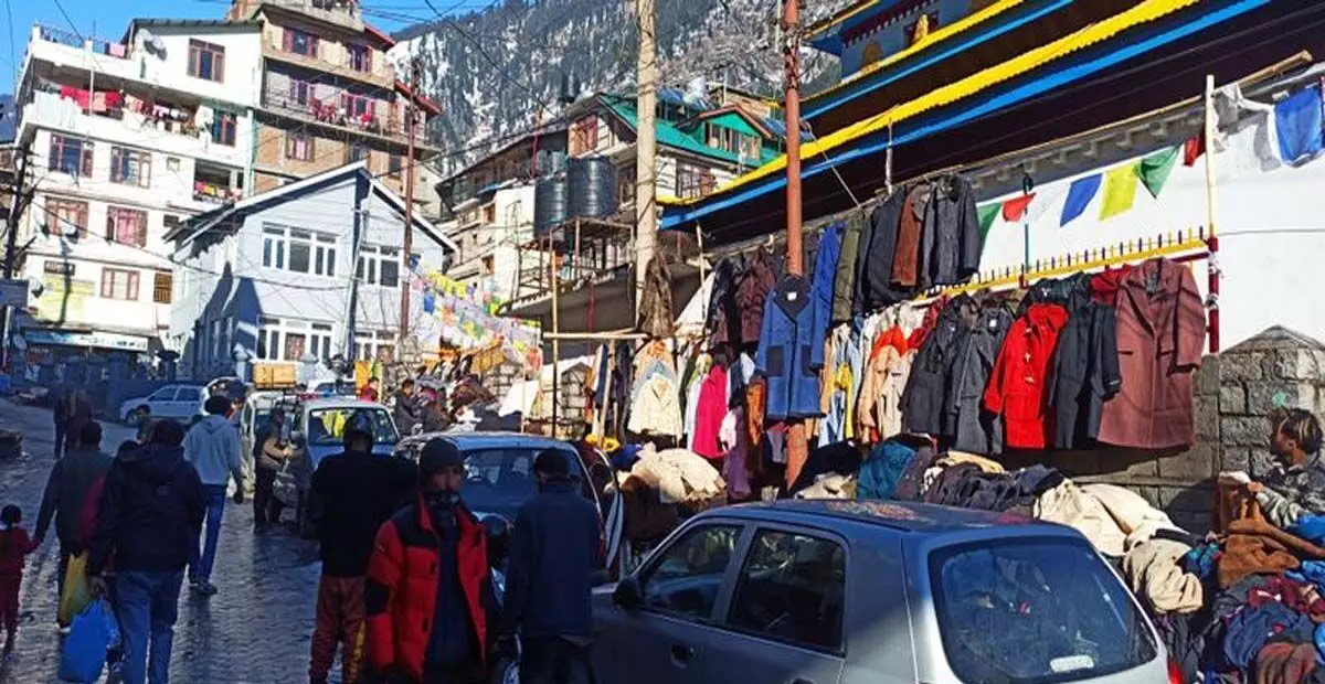 Himachal: गोम्पा रोड के निवासियों ने अतिक्रमण हटाने के लिए एमसी प्रमुख से लगाई गुहार