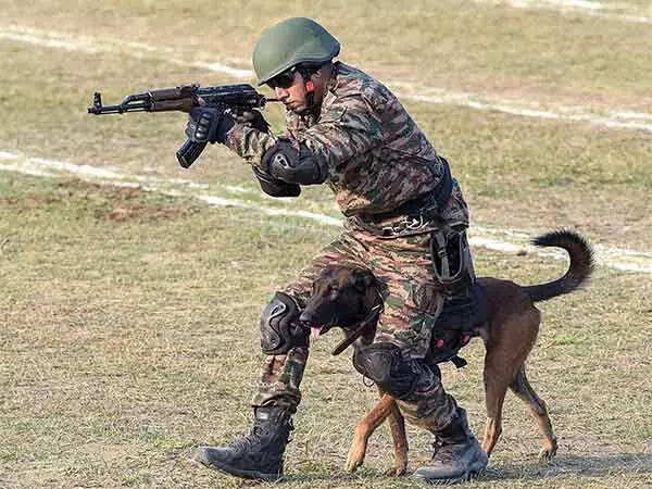 कांग्रेस के राहुल गांधी, मल्लिकार्जुन खड़गे ने 77th Army Day पर शुभकामनाएं दीं